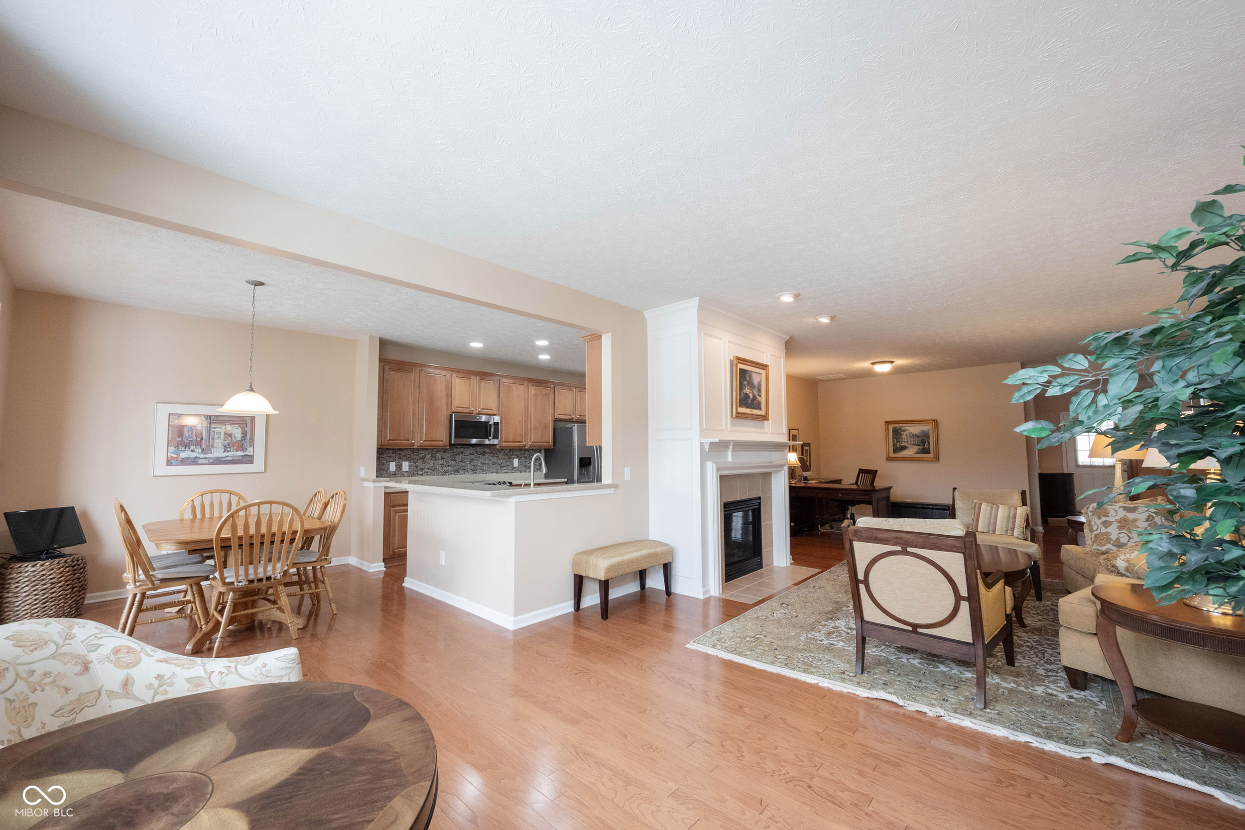 12927 Venito Trail Fishers, IN 46037 - Photo 5 of 50
