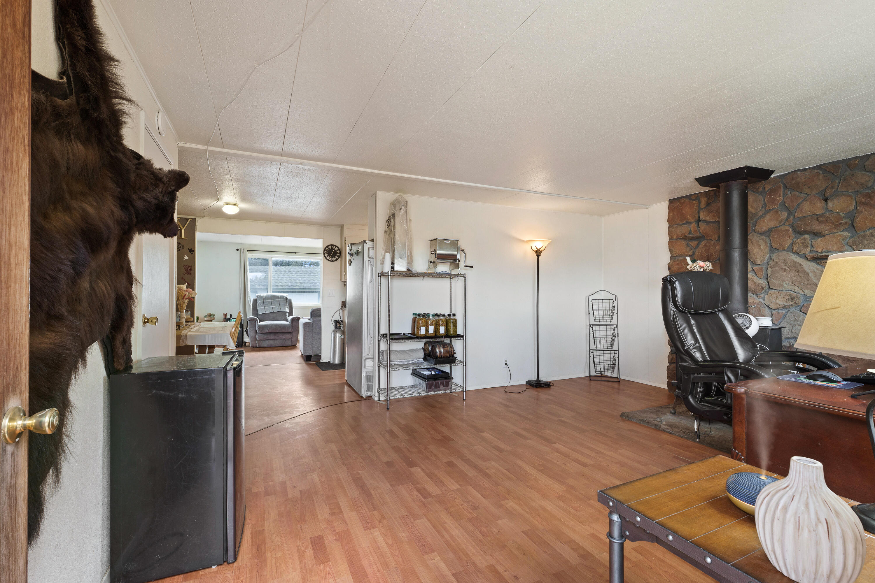 64904 Rimrock Drive Bend, OR 97703 - Photo 10 of 44