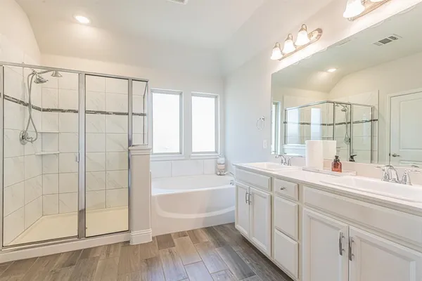 $565,000 | 304 Adam Way, Euless, TX 76040