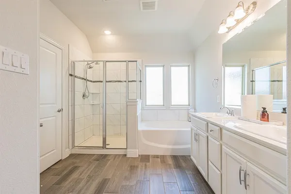 $565,000 | 304 Adam Way, Euless, TX 76040