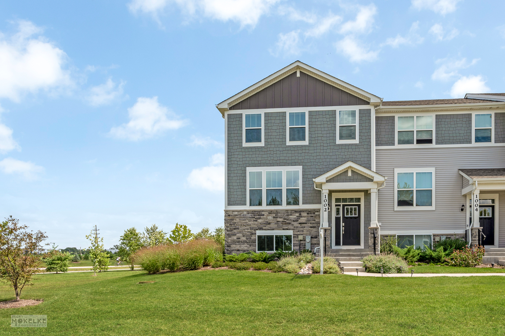 1002 Atterberg Road South Elgin, IL 60177 - Photo 1 of 25 Gallery Image 1
