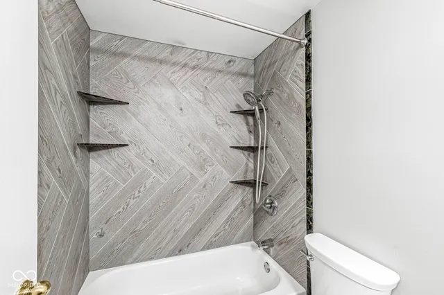 $296,000 | 7221 Hague Road, Indianapolis, IN 46256