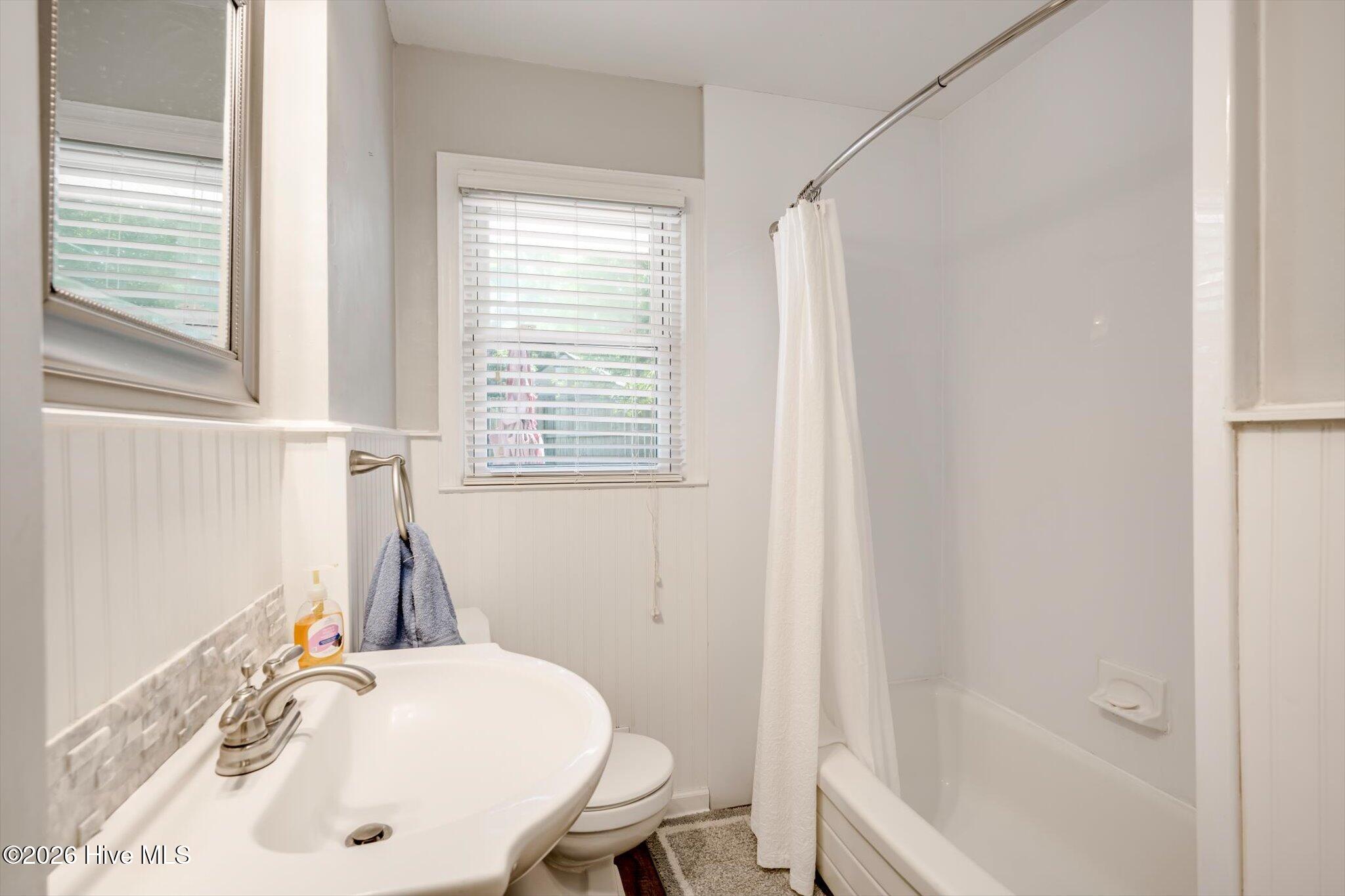 2902 Mayfair Road Augusta, GA 30909 - Photo 22 of 36 Main hall bathroom