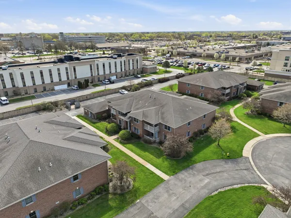 $244,999 | 644 Cambridge Court, Unit 2A, Munster, IN 46321