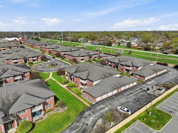 $244,999 | 644 Cambridge Court, Unit 2A, Munster, IN 46321