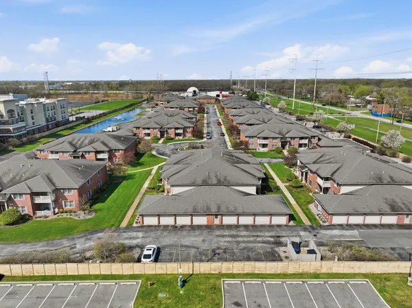 $244,999 | 644 Cambridge Court, Unit 2A, Munster, IN 46321