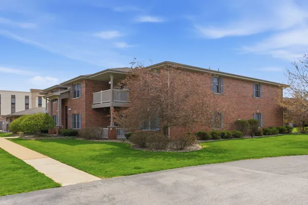 $244,999 | 644 Cambridge Court, Unit 2A, Munster, IN 46321