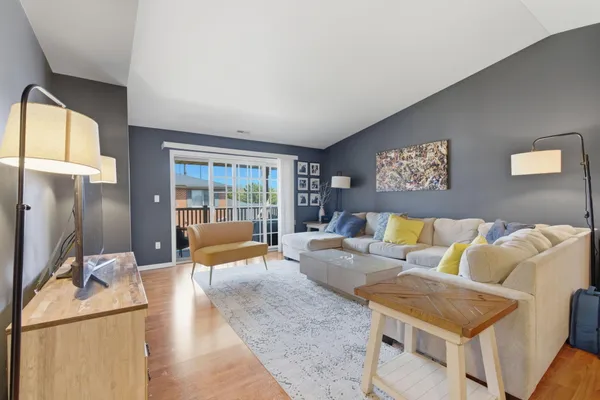 $244,999 | 644 Cambridge Court, Unit 2A, Munster, IN 46321