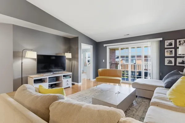 $244,999 | 644 Cambridge Court, Unit 2A, Munster, IN 46321