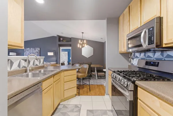 $244,999 | 644 Cambridge Court, Unit 2A, Munster, IN 46321