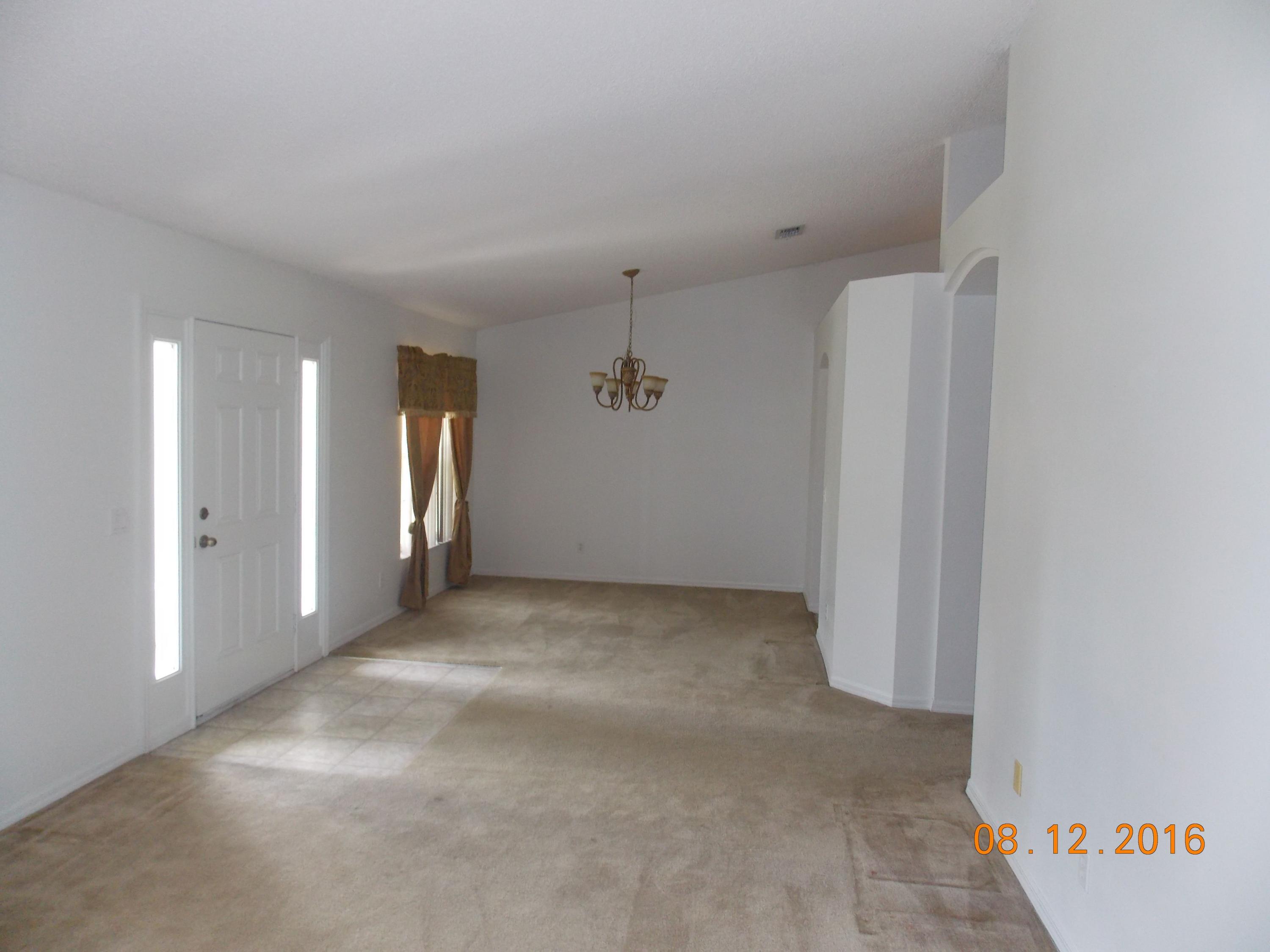 2086 Southwest Certosa Road Port St. Lucie, FL 34953 - Photo 6 of 32 LR/Entry/DR