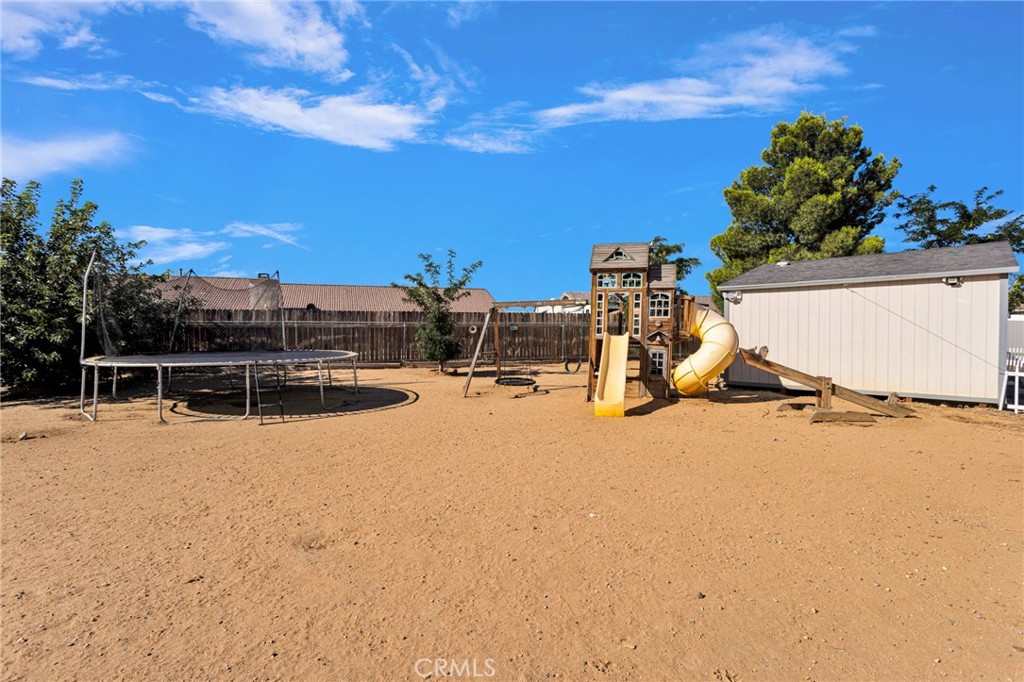 19121 Nimshew Road Apple Valley, CA 92308 - Photo 10 of 49