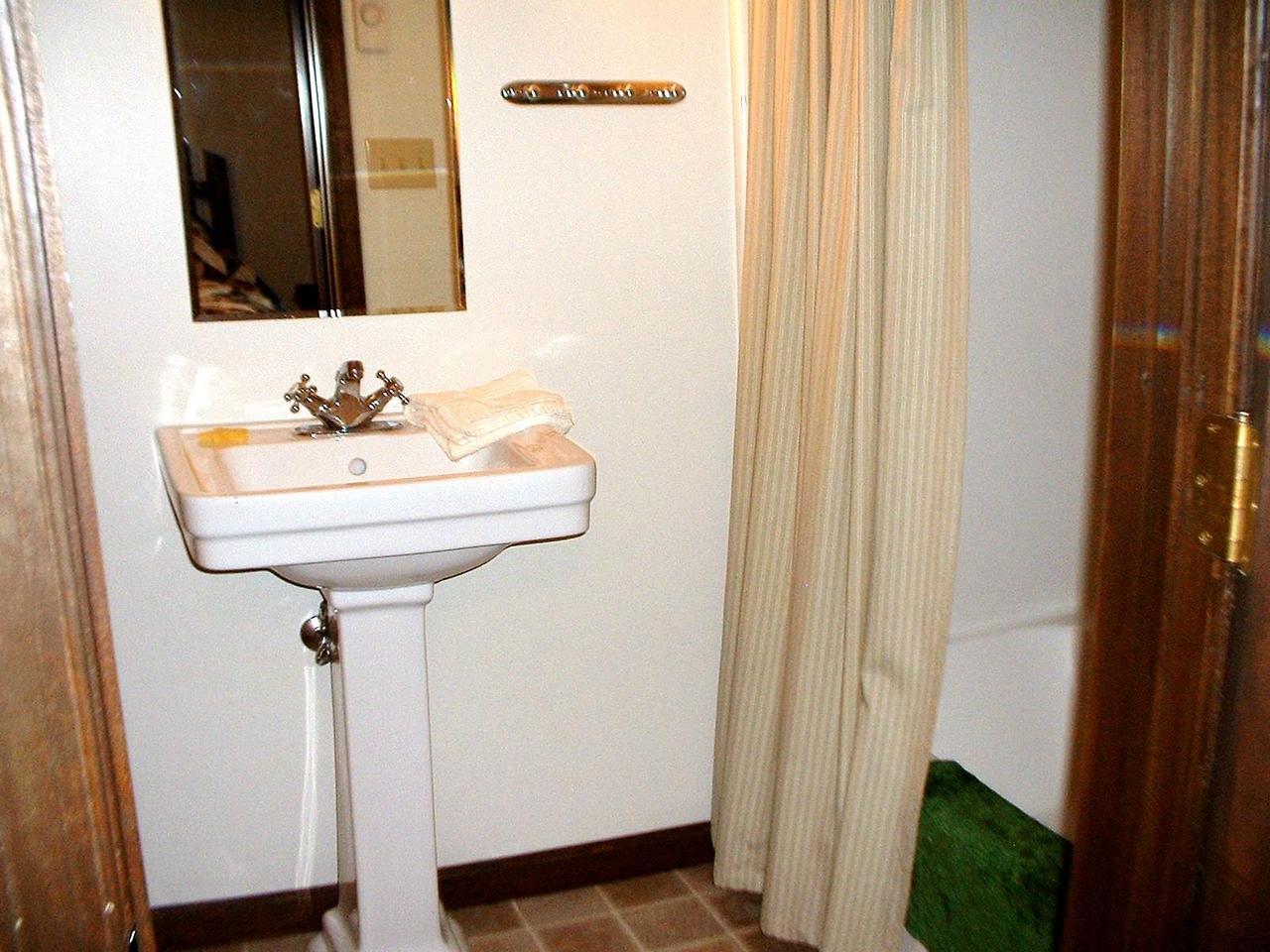29-30 King Arthur Road Pocono Lake, PA 18347 - Photo 6 of 11 Master Bath