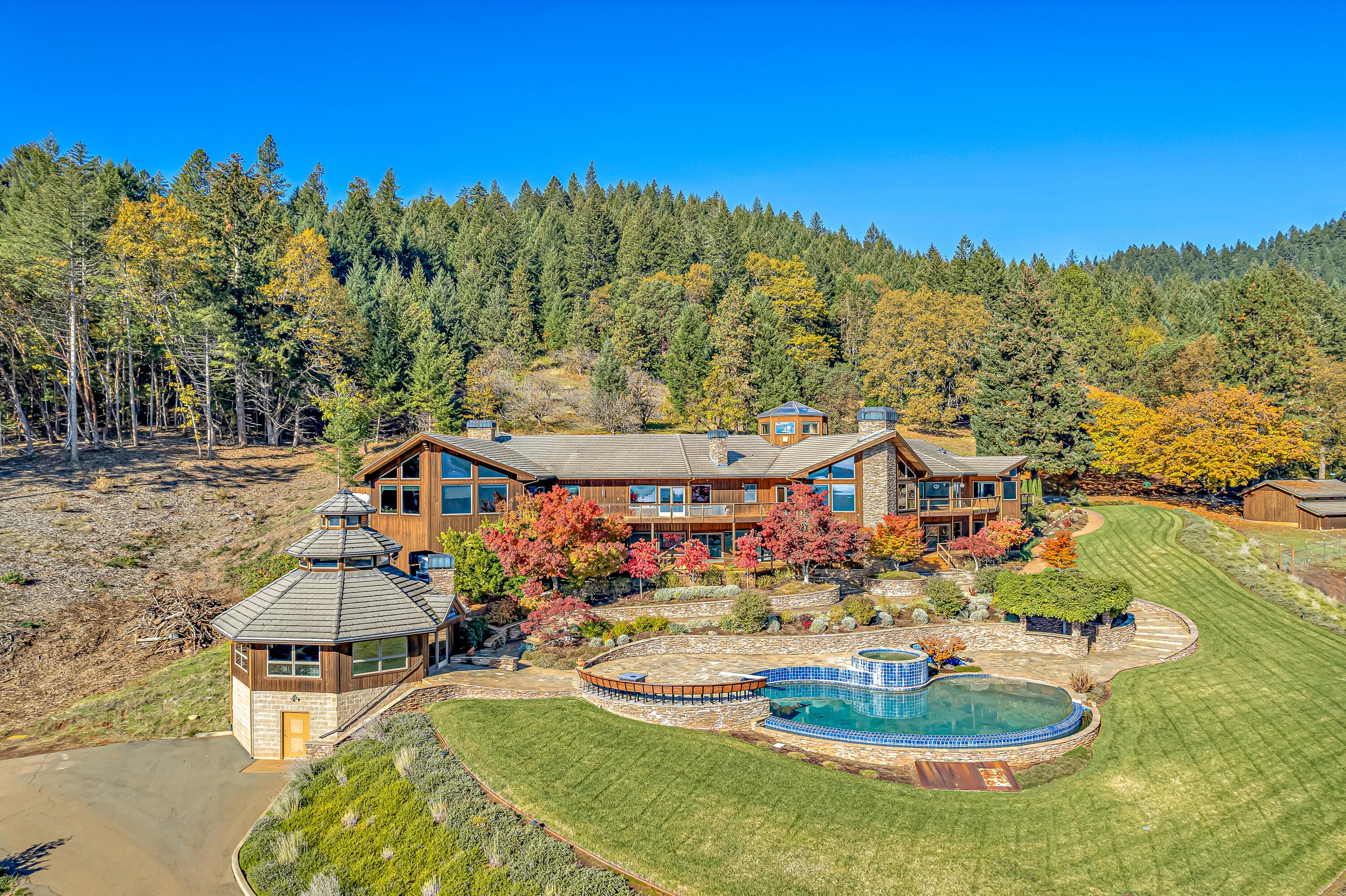 6380 Tunnel Loop Road Grants Pass, OR 97526 - Photo 4 of 83 Main Home