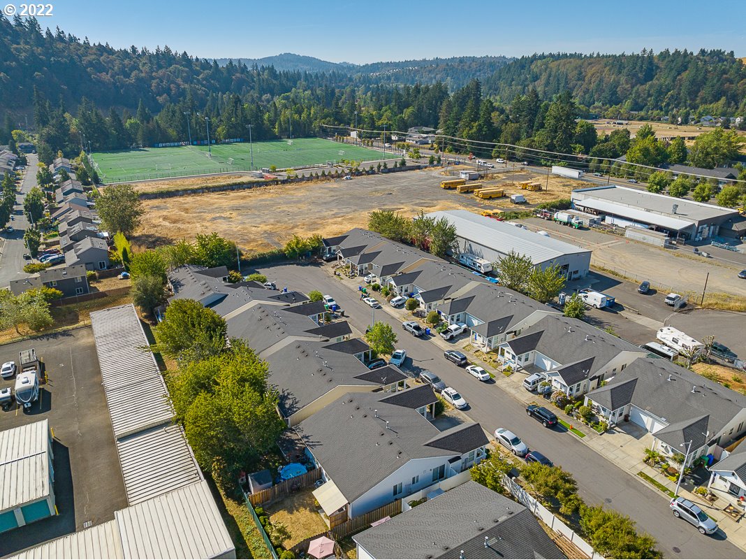 993 Southwest Junction Place Gresham, OR 97080 - Photo 25 of 27 a view of a basketball court