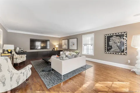 $3,495,000 | 1 Grand Park Avenue, Scarsdale, NY 10583