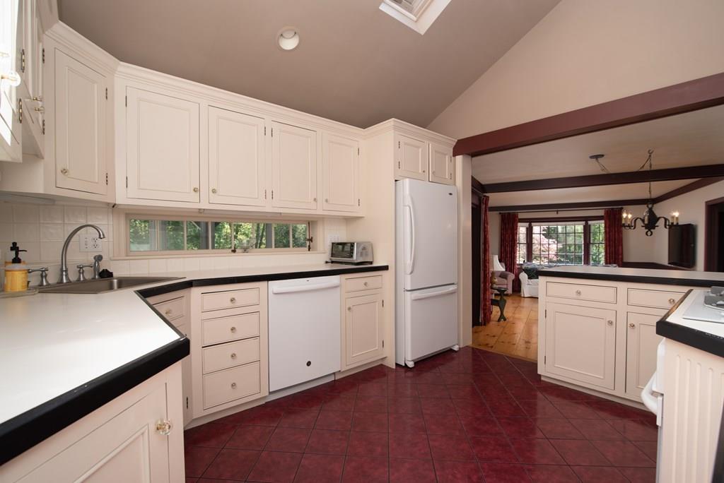 6 Cliff Road Chelmsford, MA 01824 - Photo 8 of 25