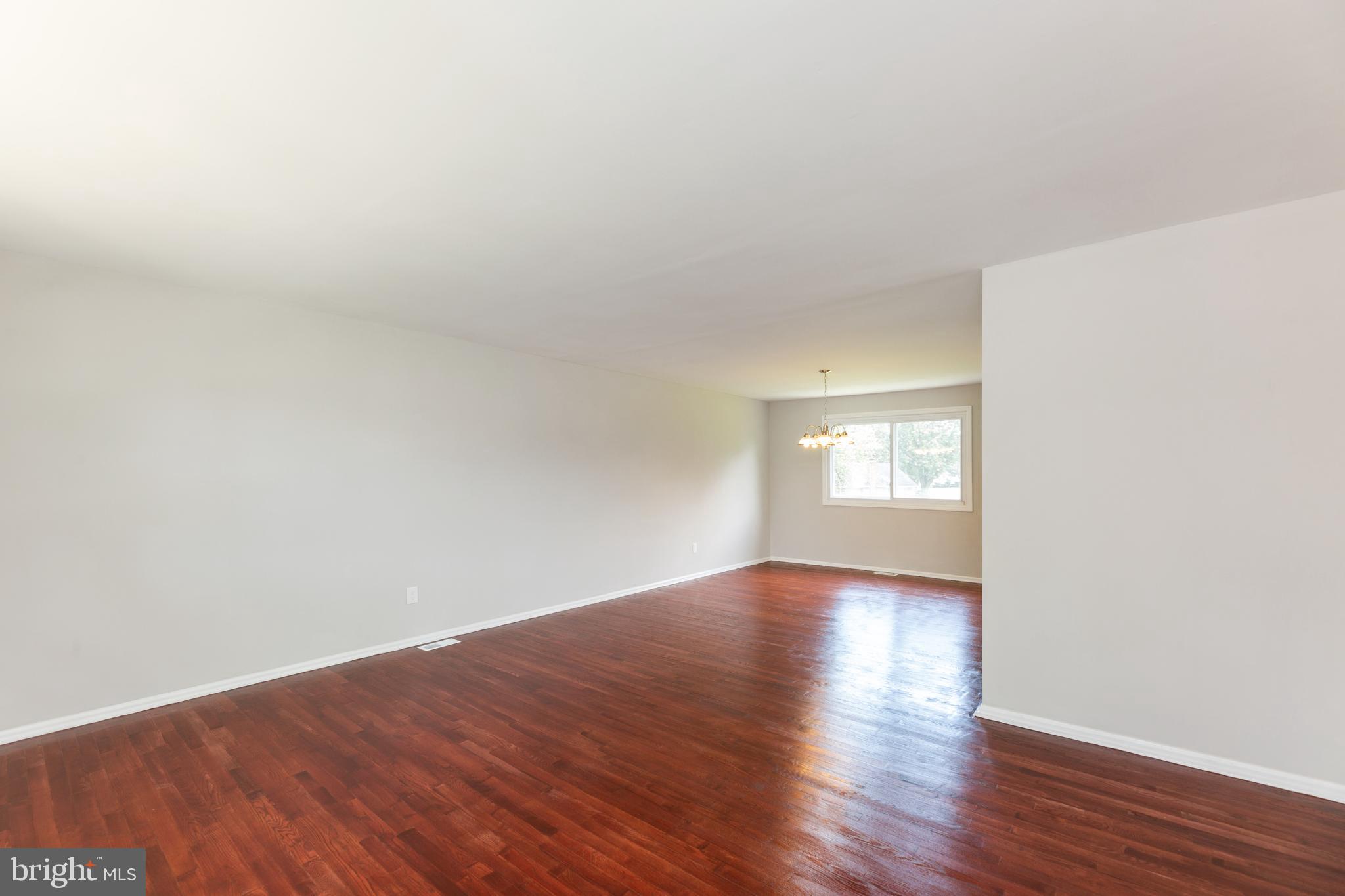 3 Briarhill Road Berlin, NJ 08009 - Photo 3 of 25 Gallery Image 3