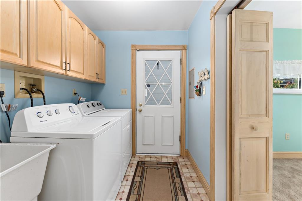 617 Maple Street Coraopolis, PA 15108 - Photo 11 of 38 a utility room with dryer and washer