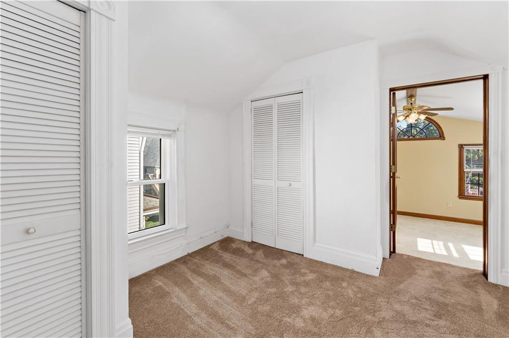 617 Maple Street Coraopolis, PA 15108 - Photo 20 of 38 an empty room with windows and closet