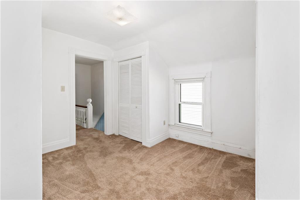 617 Maple Street Coraopolis, PA 15108 - Photo 22 of 38 an empty room with windows and closet