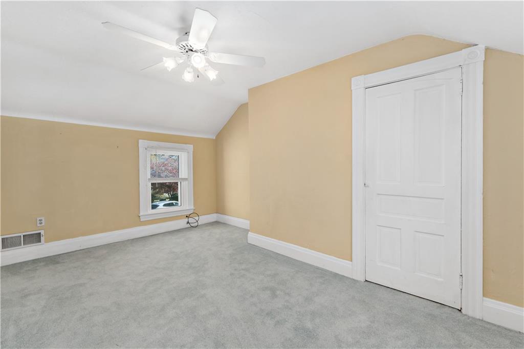 617 Maple Street Coraopolis, PA 15108 - Photo 24 of 38 an empty room with windows and fan