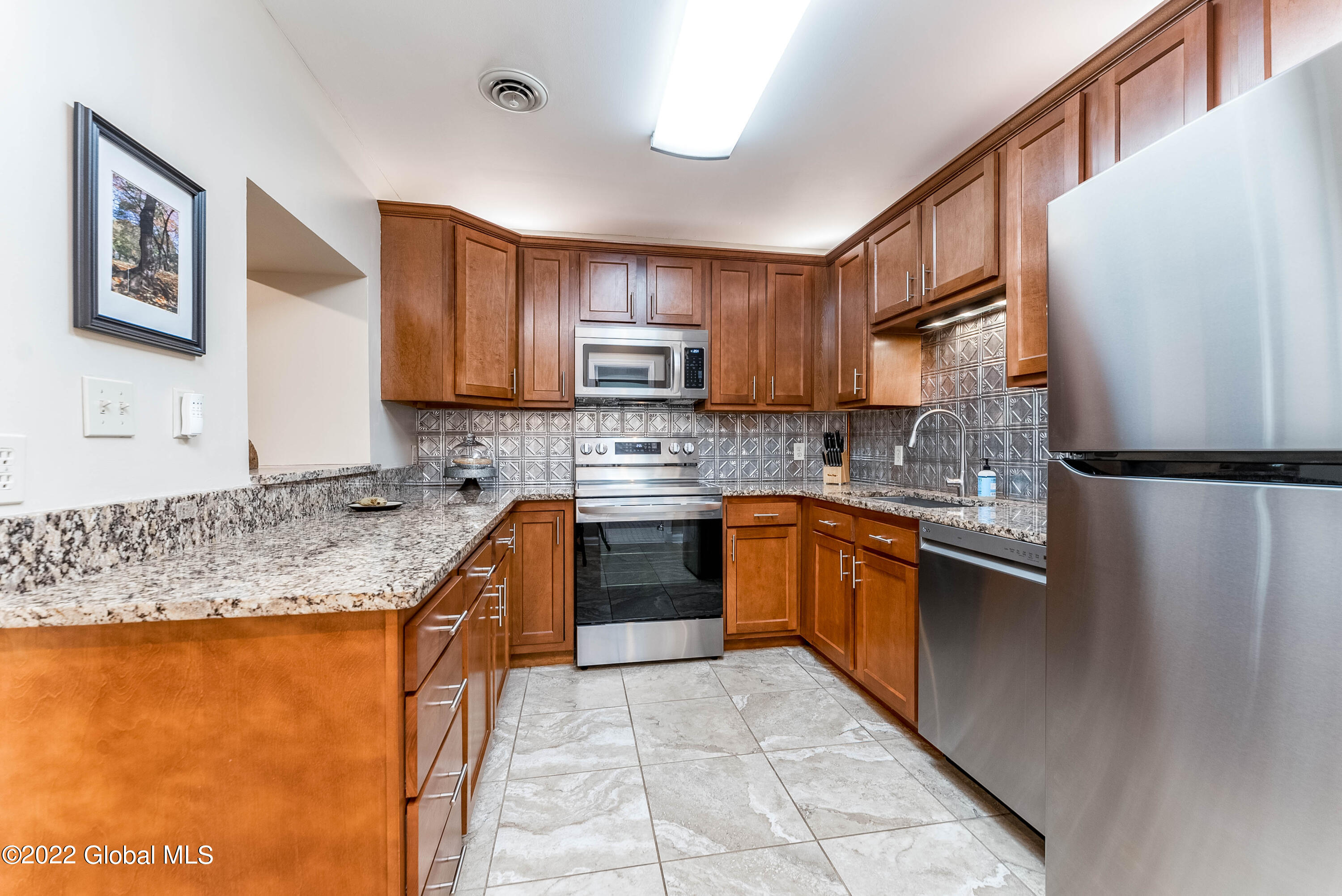 137 Front Street, Unit 106 Schenectady, NY 12305 - Photo 4 of 29 DSC01700-Edit