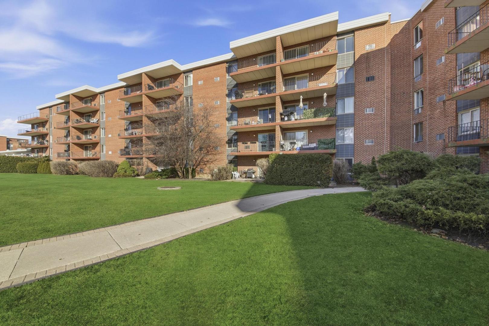 16 East Old Willow Road, Unit 214S Prospect Heights, IL 60070 - Photo 14 of 15