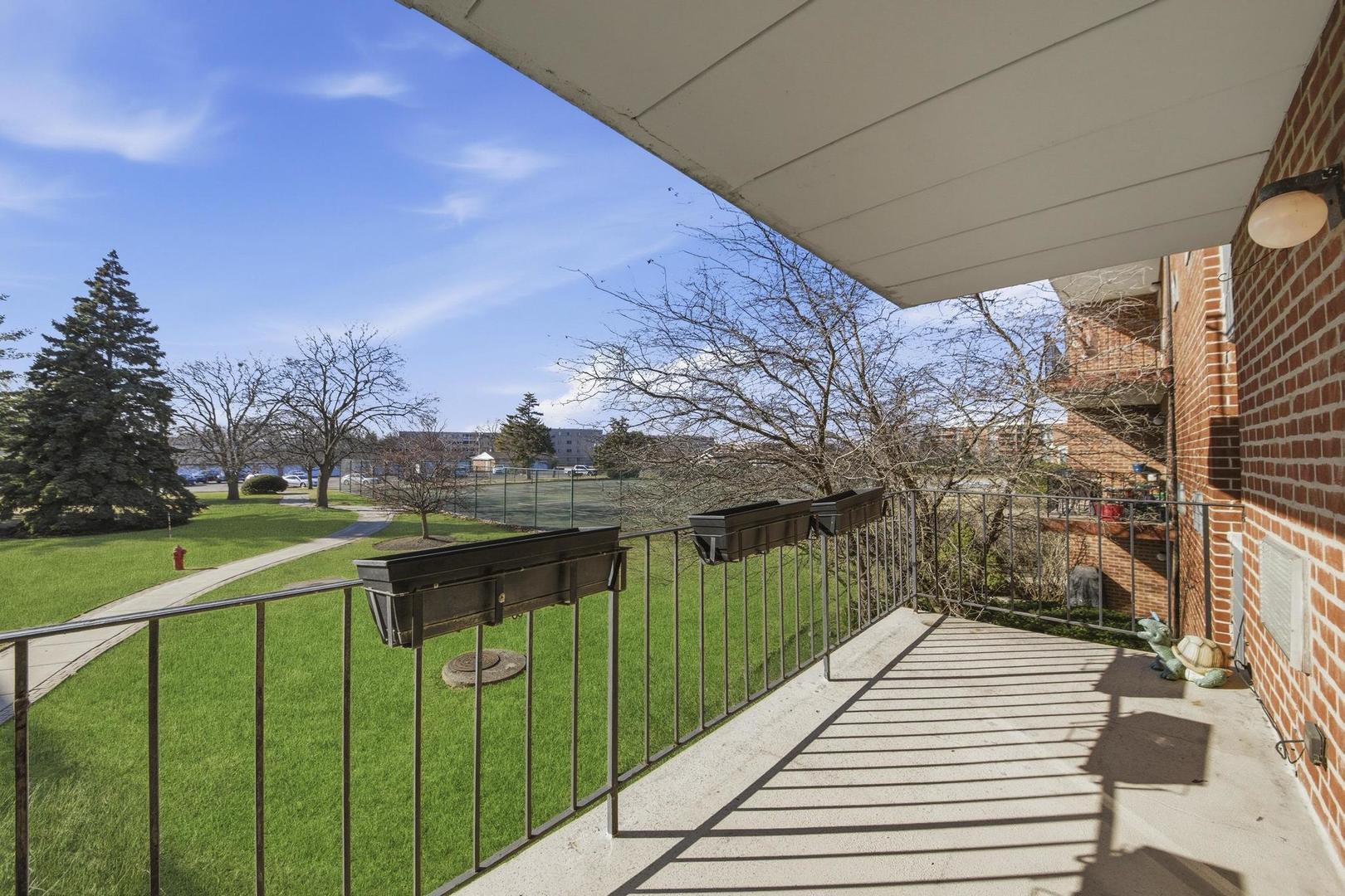 16 East Old Willow Road, Unit 214S Prospect Heights, IL 60070 - Photo 3 of 15