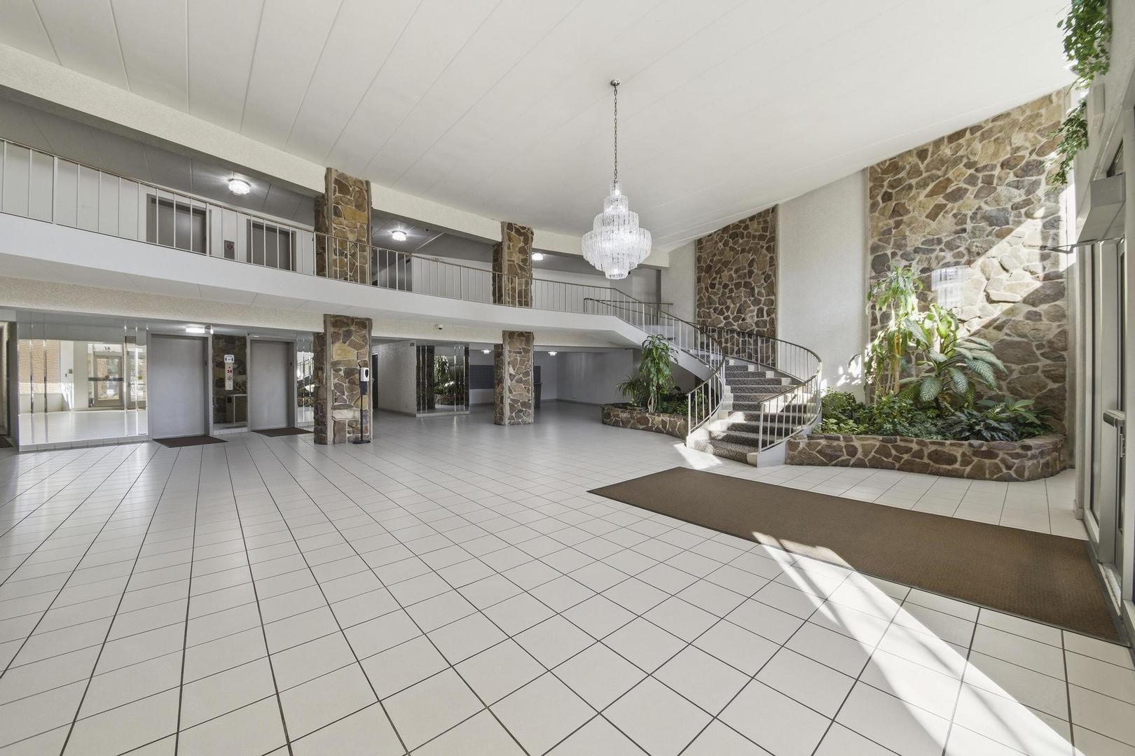 16 East Old Willow Road, Unit 214S Prospect Heights, IL 60070 - Photo 4 of 15