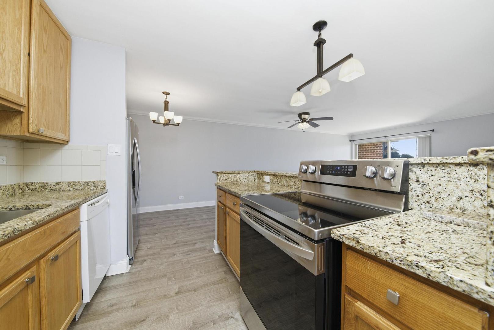 16 East Old Willow Road, Unit 214S Prospect Heights, IL 60070 - Photo 5 of 15