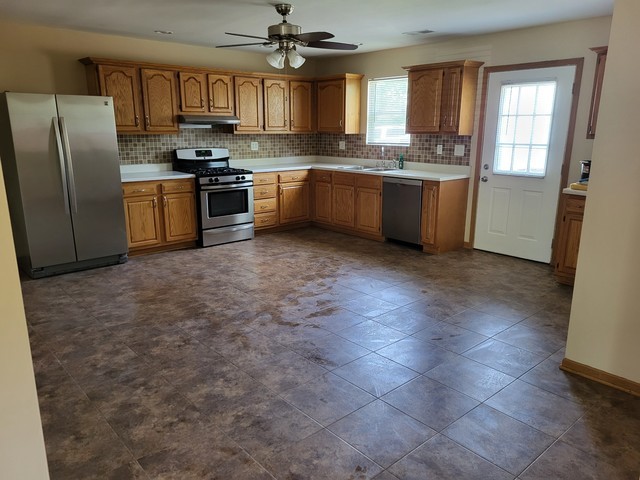 129 Country Court Seneca, IL 61360 - Photo 4 of 10