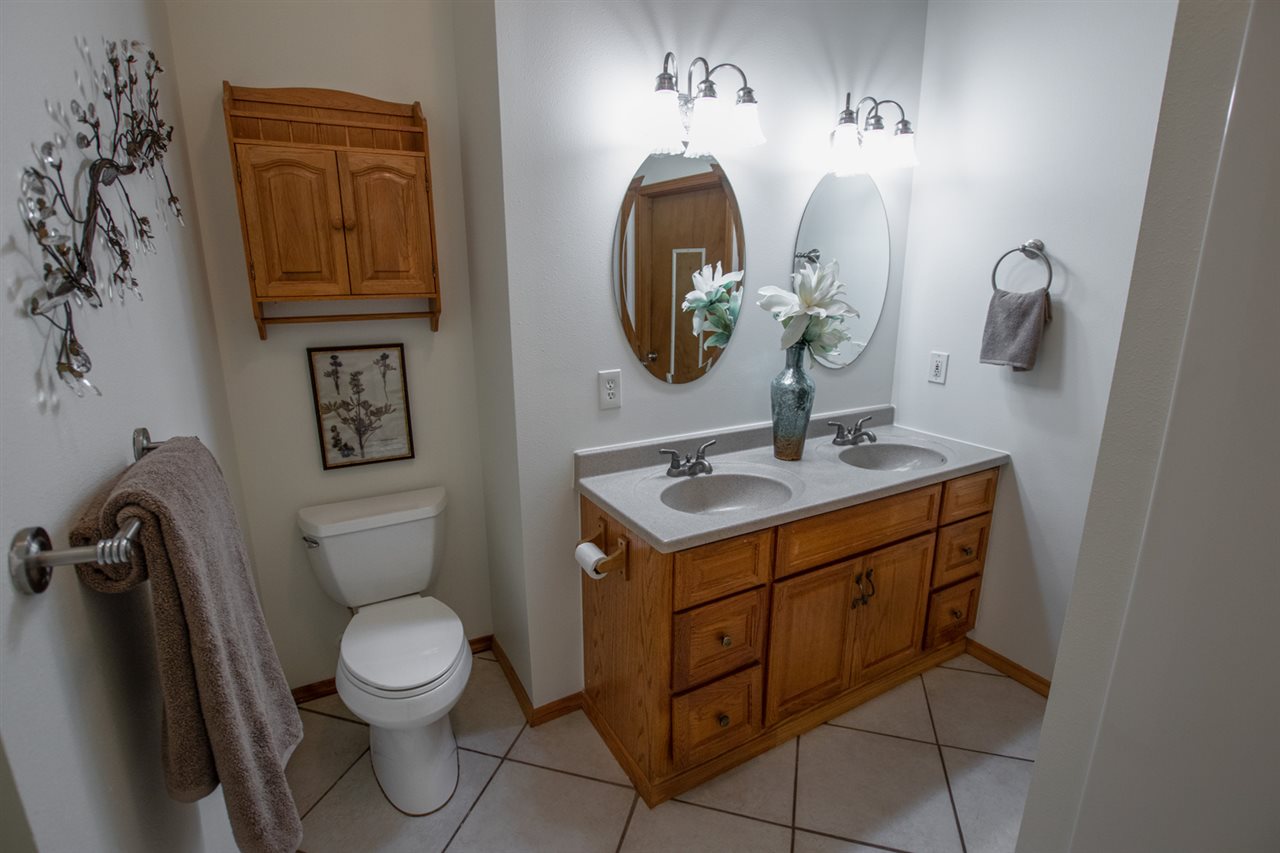 23228 East Henry Road Greenacres, WA 99016 - Photo 15 of 20 Gallery Image 15