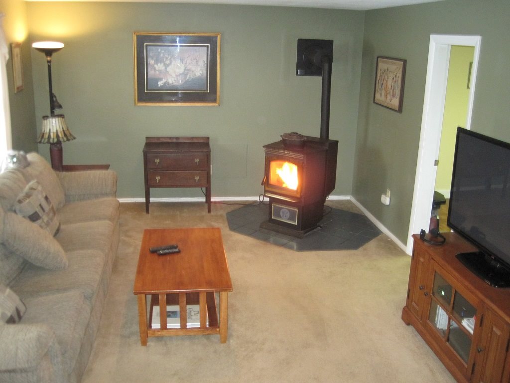 21 Gilson Road Lebanon, NH 03784 - Photo 2 of 12 Gallery Image 2