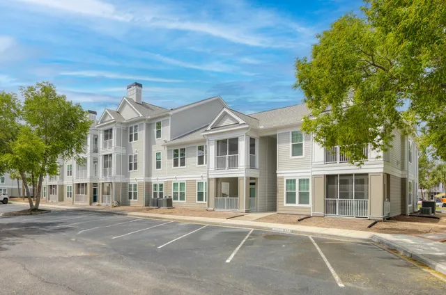 $328,500 | 130 River Landing Drive, Unit 9202, Charleston, SC 29492