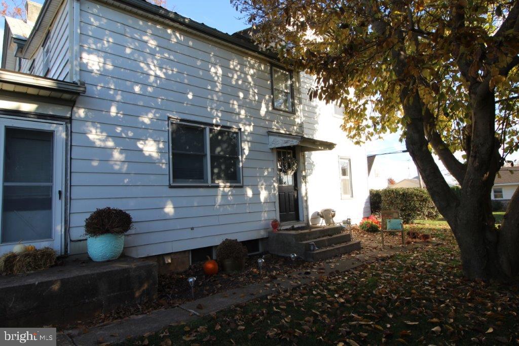 42 B Hatville Road Gordonville, PA 17529 - Photo 1 of 6 a view of a house with a yard
