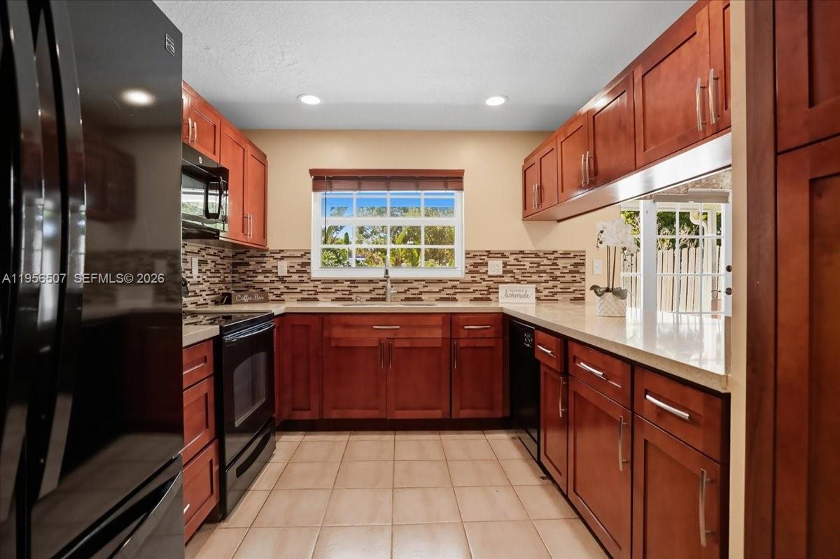 11230 Southwest 59th Place Cooper City, FL 33330 - Photo 11 of 44