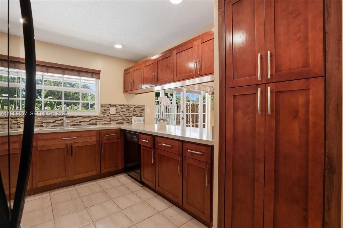 11230 Southwest 59th Place Cooper City, FL 33330 - Photo 13 of 44