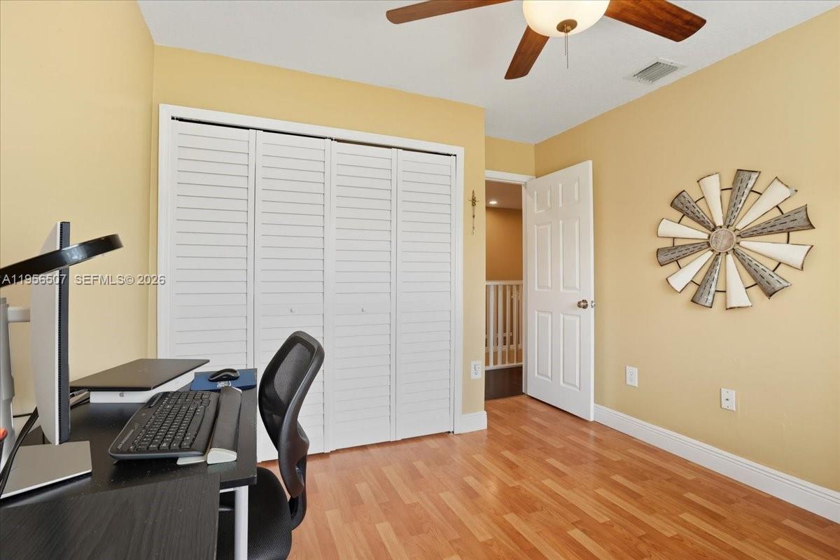 11230 Southwest 59th Place Cooper City, FL 33330 - Photo 32 of 44 2nd Bathroom