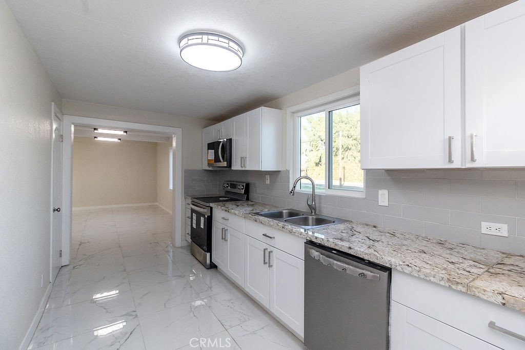 107 Walnut Street Needles, CA 92363 - Photo 6 of 39