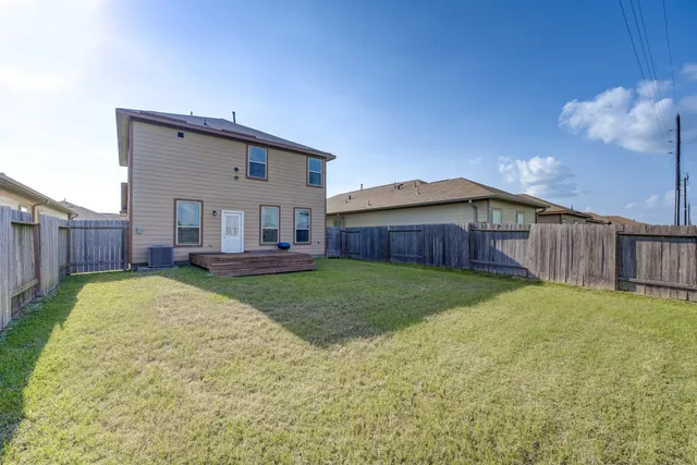 $250,000 | 9818 Yanet Grove Lane, Houston, TX 77044