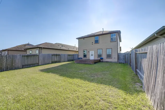 $250,000 | 9818 Yanet Grove Lane, Houston, TX 77044