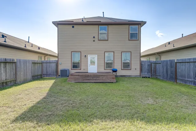 $250,000 | 9818 Yanet Grove Lane, Houston, TX 77044