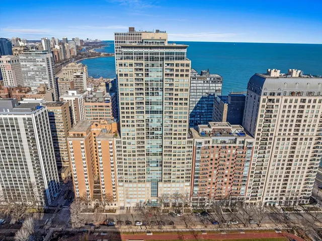 $1,099,000 | 250 East Pearson Street, Unit 1601, Chicago, IL 60611