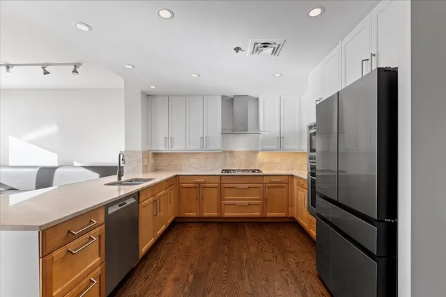 $1,099,000 | 250 East Pearson Street, Unit 1601, Chicago, IL 60611