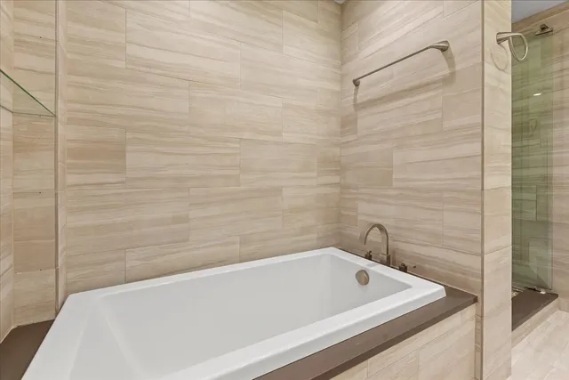 $1,099,000 | 250 East Pearson Street, Unit 1601, Chicago, IL 60611