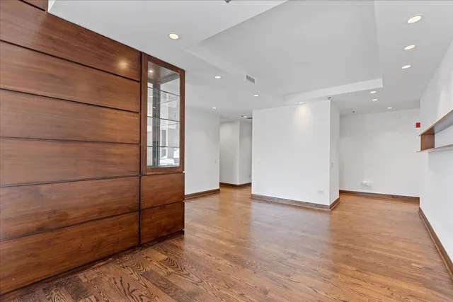 $1,099,000 | 250 East Pearson Street, Unit 1601, Chicago, IL 60611