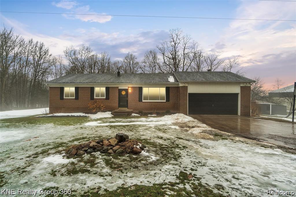 2392 Pingree Road Howell, MI 48843 - Photo 37 of 44