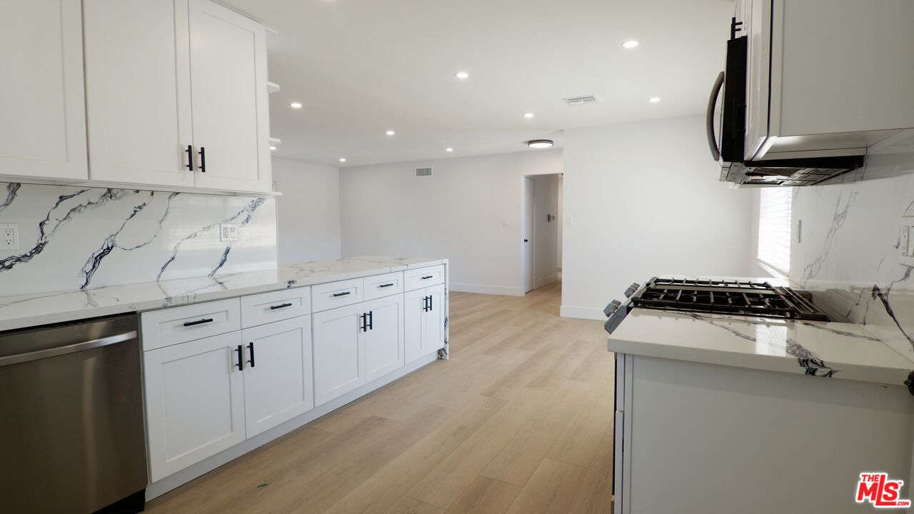 3335 Felix Avenue Simi Valley, CA 93063 - Photo 16 of 30 Gallery Image 16