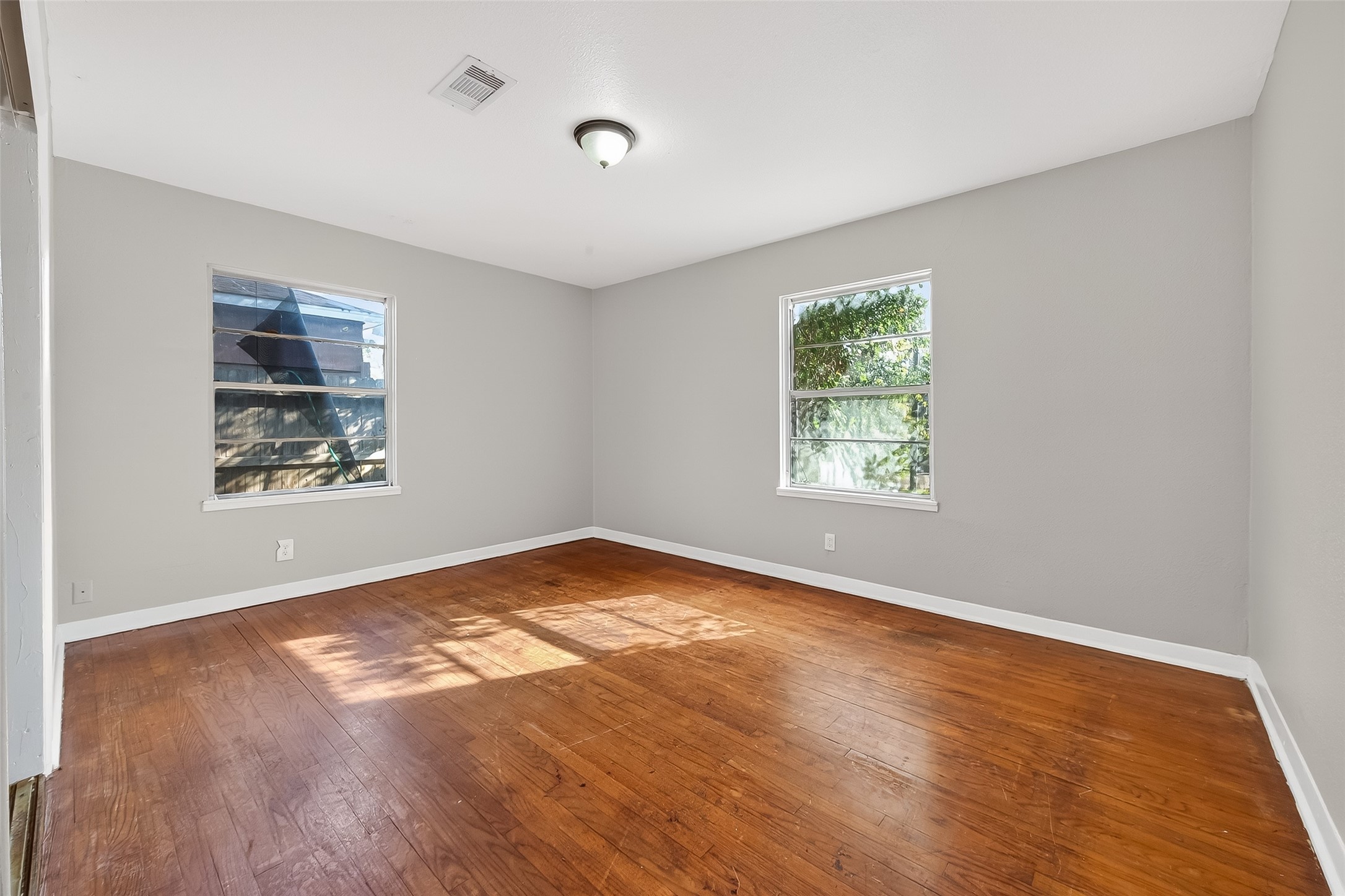 6127 Beldart Street Houston, TX 77033 - Photo 12 of 19